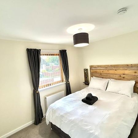 Cosy At Camden, Entire Bungalow Evanton Bagian luar foto