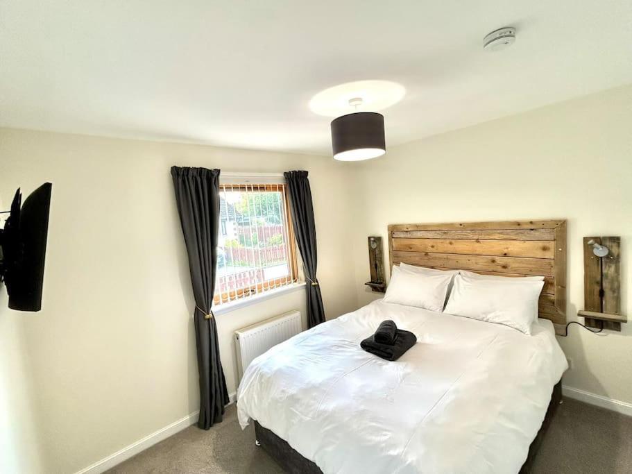 Cosy At Camden, Entire Bungalow Evanton Bagian luar foto
